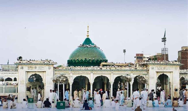 Urs of data ganj bakh