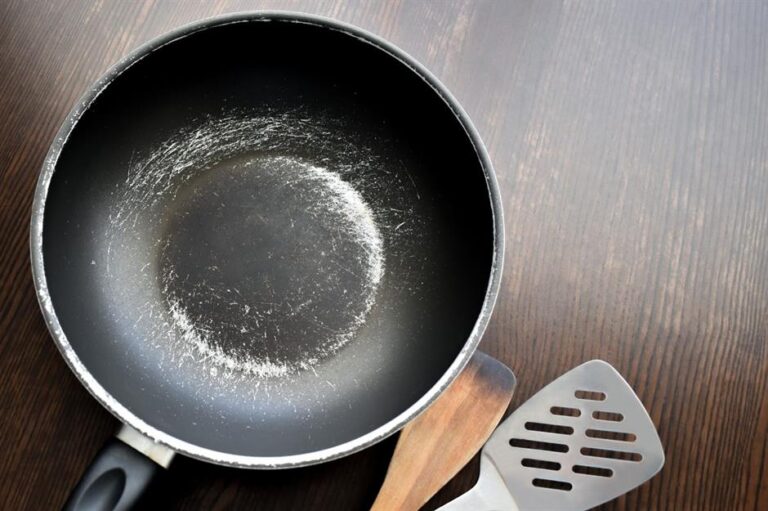 29 Dangerous Cooking Mistakes Everyone Makes