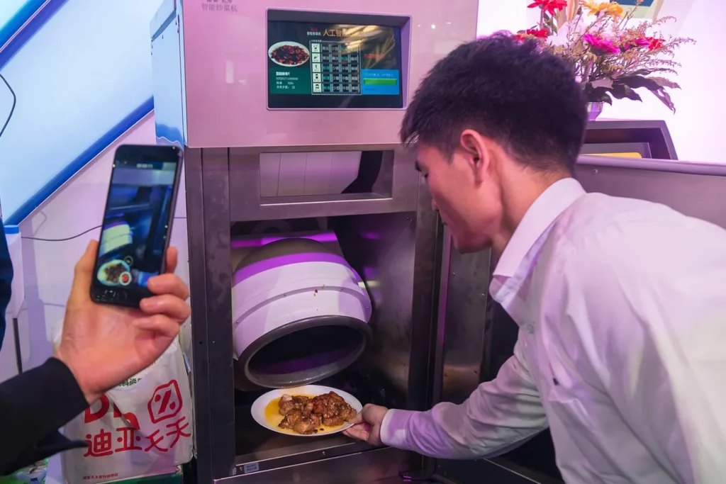China: Innovative Cooking Machine Unveiled