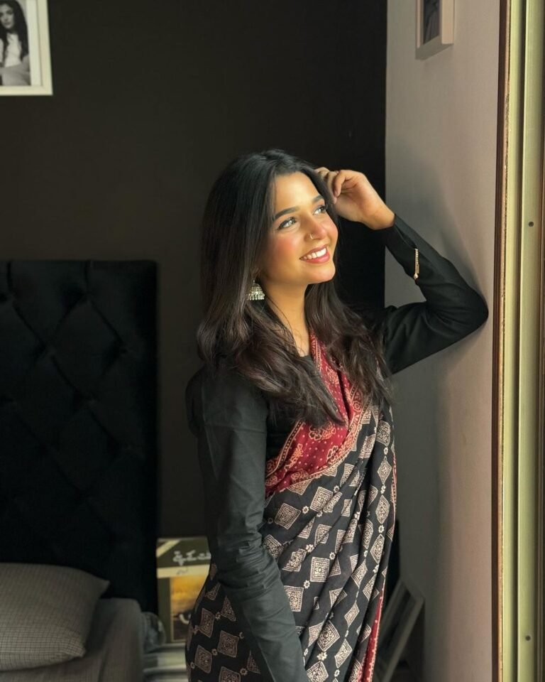 Eman Khan Stuns Fans with Glamorous Black Dress, Social Media Erupts with Praise
