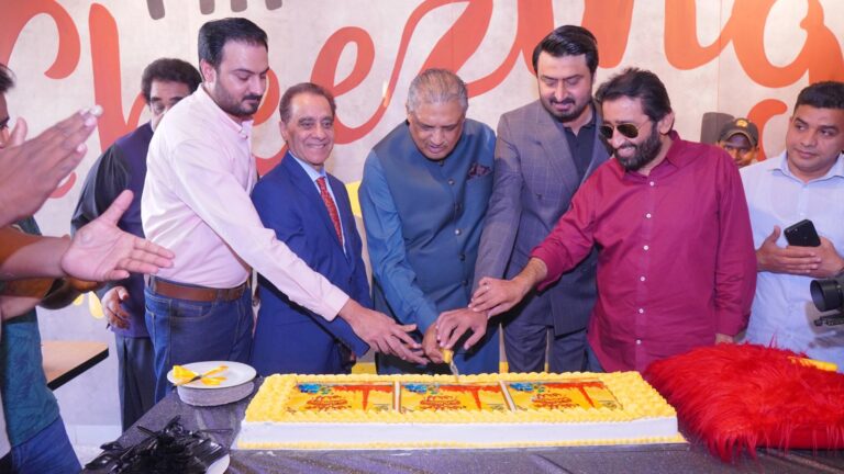 Cheezious Makes History with Pakistan’s Largest Pizza Diner