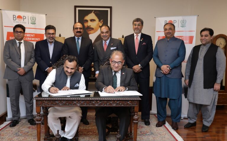 NADRA Signs e-Payment Gateway Agreement with BOP