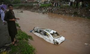 Deputy Commissioner Lahore Muhammad Ali Ejaz inspects flood preparedness and reviews River Ravi monitoring during the monsoon season.