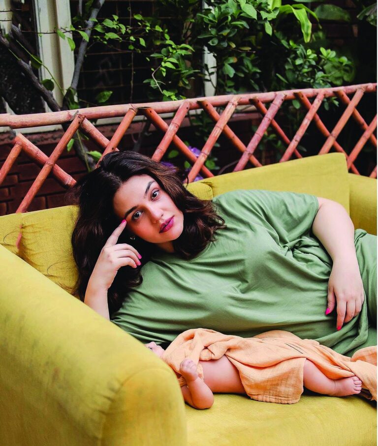 Pakistani showbiz mums show how it's done