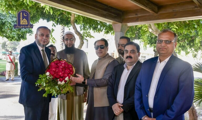 Vice-Chancellor Prof. Dr. Muhammad Kamran Inaugurates MAHSA Project Lab at Tabish Alvari Building