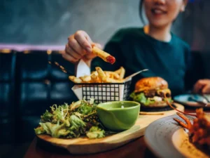 Eating After 5 PM Can Have Harmful Effects on Health