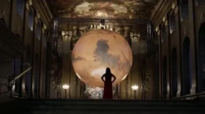 Beautiful View of Mars in London, Spectators Left in Awe