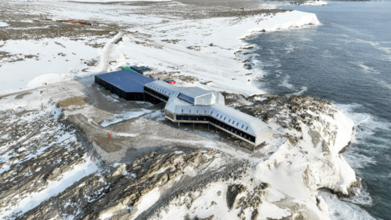 Braving Antarctica 14 times: how Chinese construction