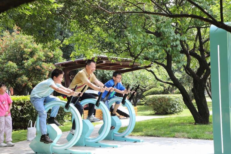 5A-level scenic area in China's Hunan province embraces