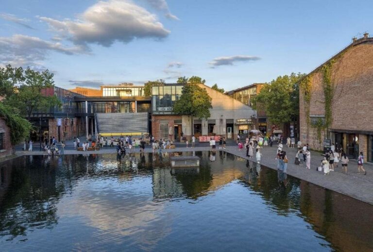 "Porcelain capital" Jingdezhen: a window into China's