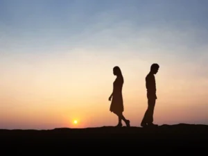 3 Behaviors That Experts Say Lead to Divorce in Couples