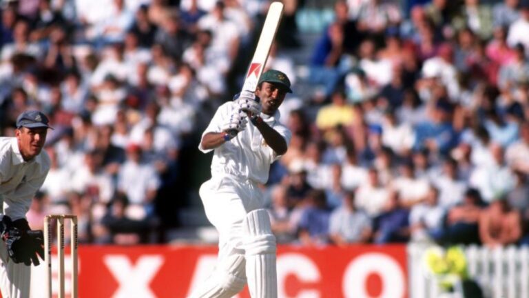 Career of former Pakistani cricketer and captain, Saeed Anwar Career of former Pakistani cricketer and captain