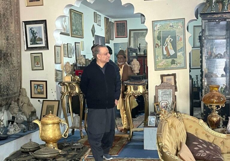 Abdul Aleem Khan Visits "Sobia Mahal" Museum