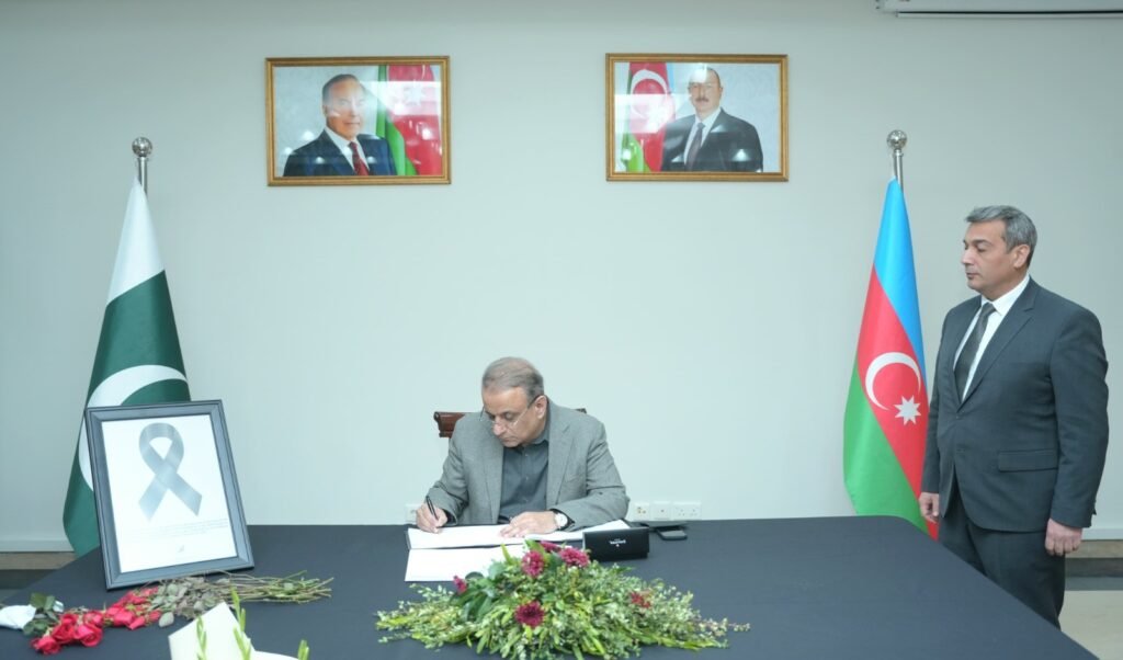 Abdul Aleem Khan Expresses Condolences at Azerbaijani Embassy Over Plane Crash Tragedy