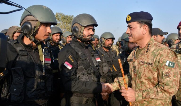 COAS Gen Asim Munir Observes Field Training Exercise