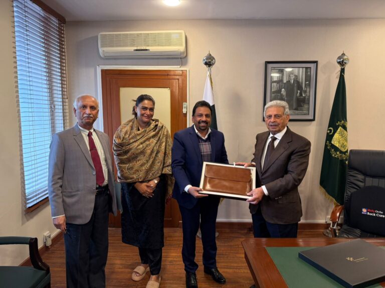 FrieslandCampina Engro Pakistan Delegation Meets Minister