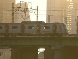 Train Operator's Toilet Break Delays 125 Trains