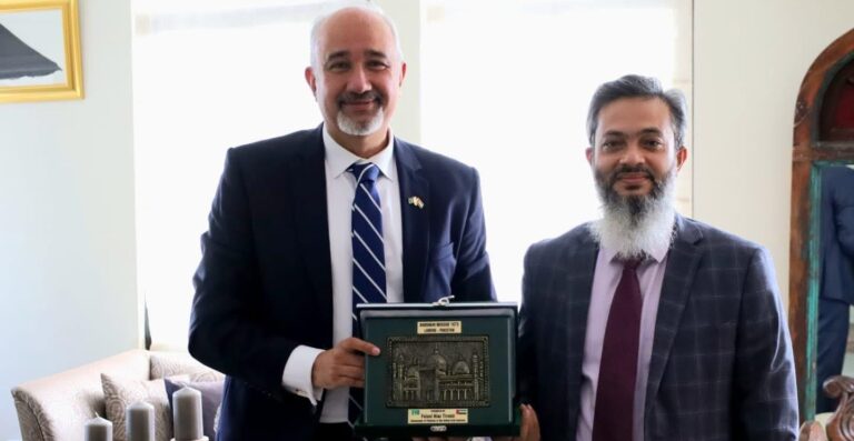 Bangladesh and Pakistan Ambassadors Discuss