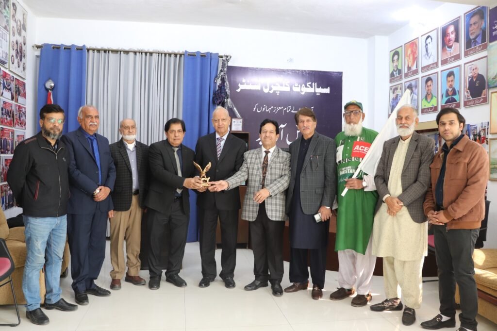 Dr. Shoaib Saddal Lauds Efforts to Preserve Sialkot’s Heritage at Art and Culture Center