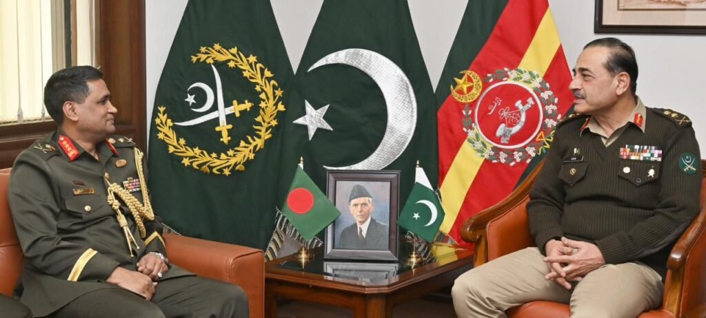 Lt. Gen. S M Kamr-ul-Hassan PSO of Bangladesh meets COAS