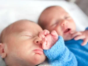 Twin Births Increase Heart Disease Risk for Mothers
