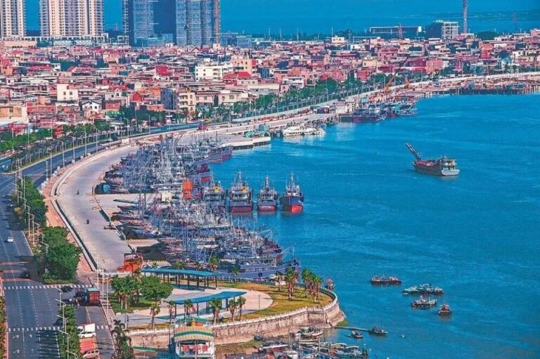 Quanzhou's millennia-old fishing village thrives on the tradition of hairpin flowers