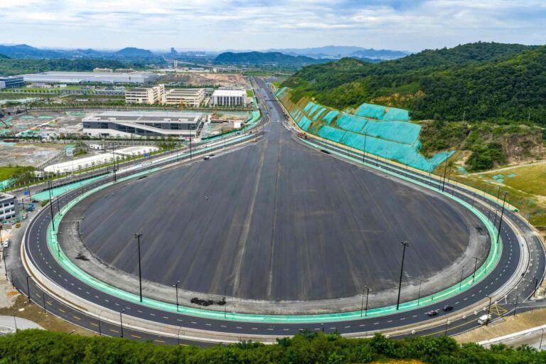 China strengthens oversight of smart vehicles for healthier industry development