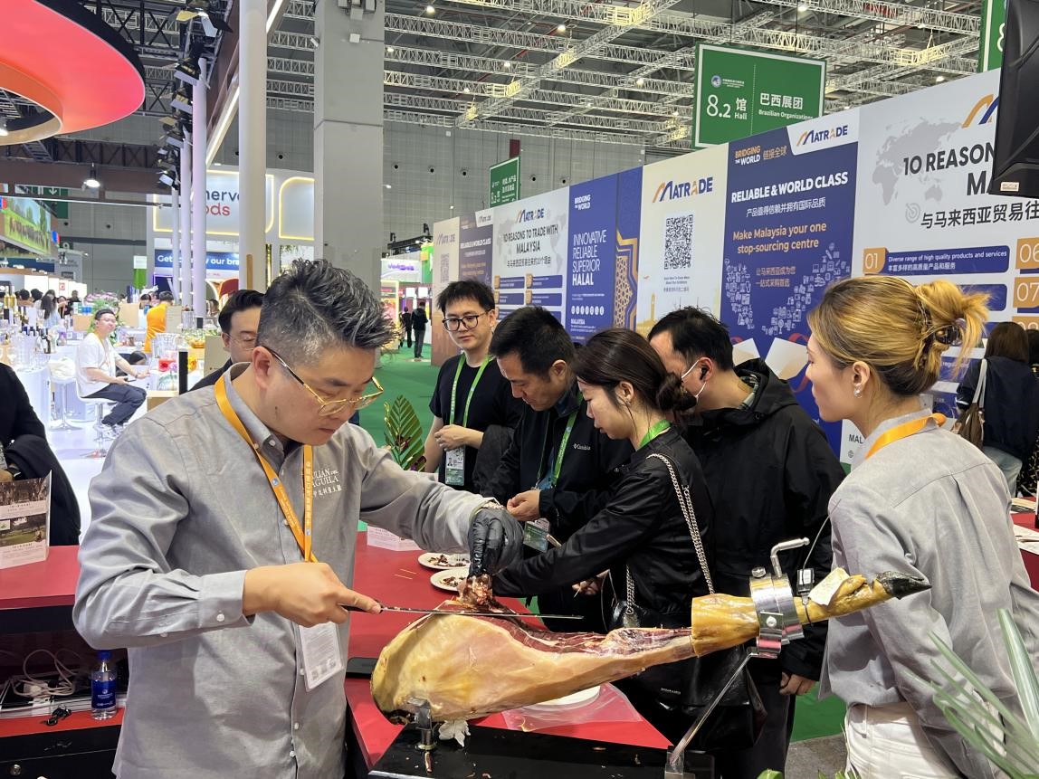 CIIE fuels success of Spain's "City of Ham"