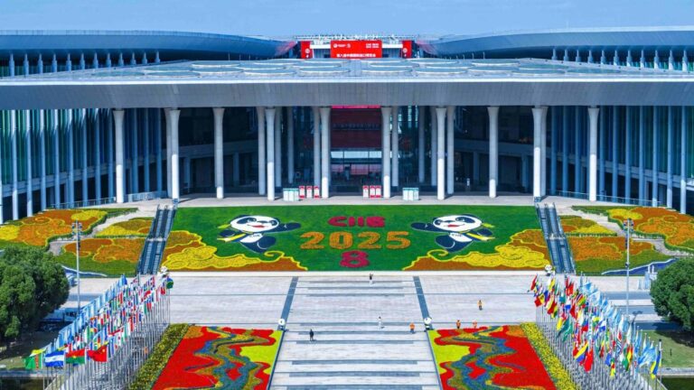 CIIE 2025 Shanghai expo showcasing China’s openness, record participation, and global trade opportunities