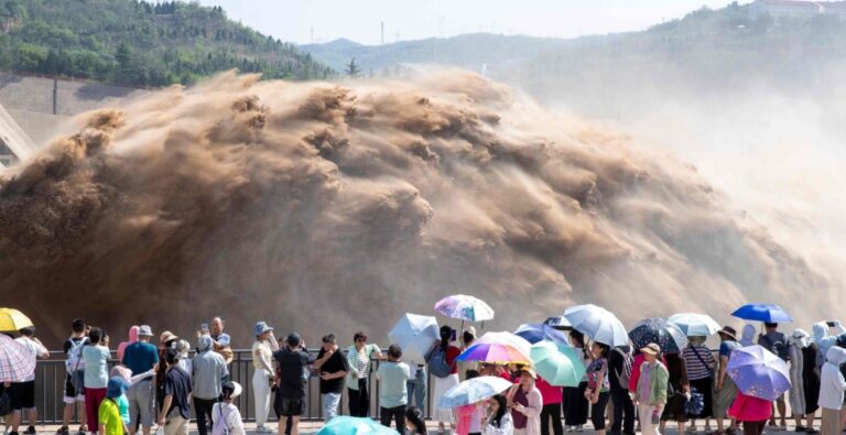 Harnessing power of water and sand: China's wisdom in managing Yellow River