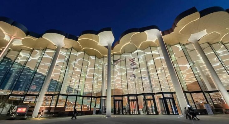 Technology enhances immersive reading experience in Beijing