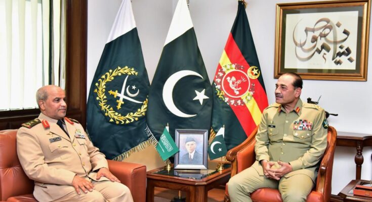COAS meets the Saudi land forces commander during a visit to GHQ Rawalpindi.