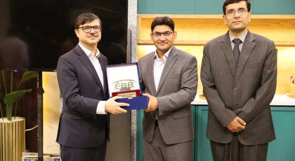 FBR conducts corporate briefing at HUM TV Network to outline tax filing and enforcement framework