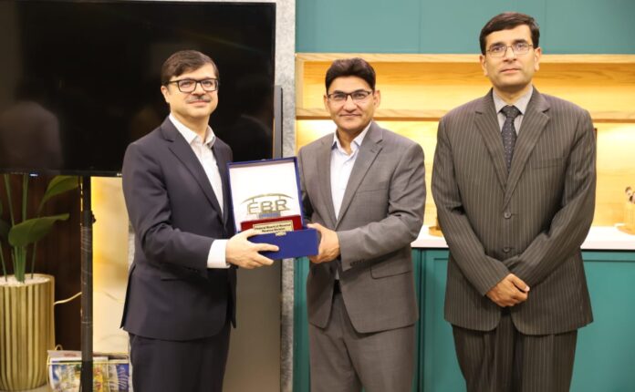 FBR conducts corporate briefing at HUM TV Network to outline tax filing and enforcement framework