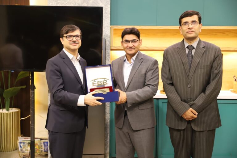 FBR conducts corporate briefing at HUM TV Network to outline tax filing and enforcement framework