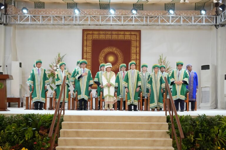 Aga Khan University graduates over 400 students, installs Princess Zahra Aga Khan as pro-chancellor