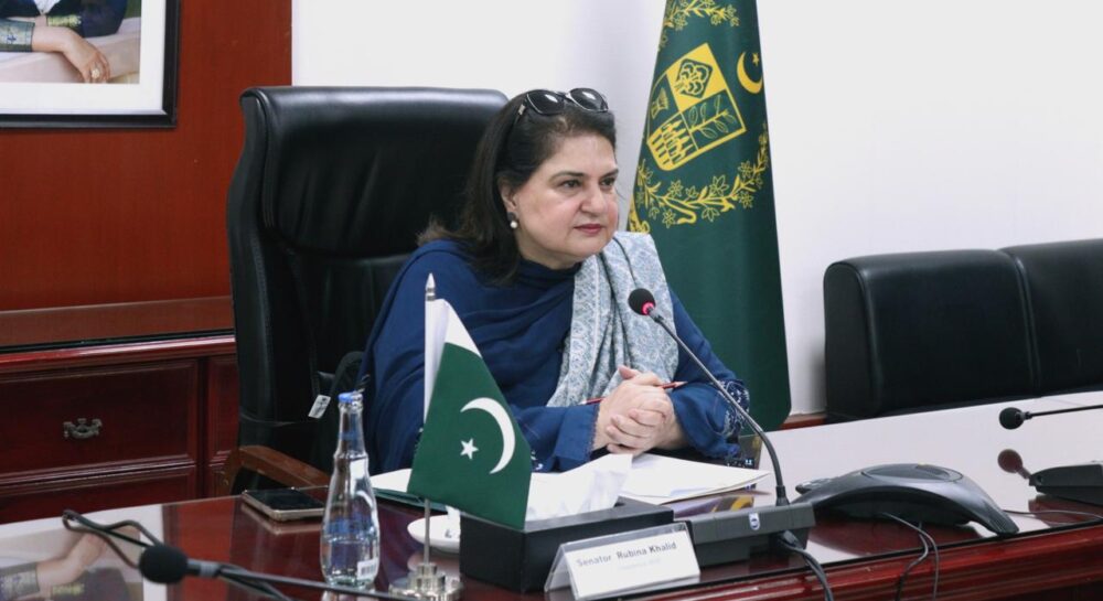 Rubina Khalid addressing public during live E-Katcheri at BISP headquarters