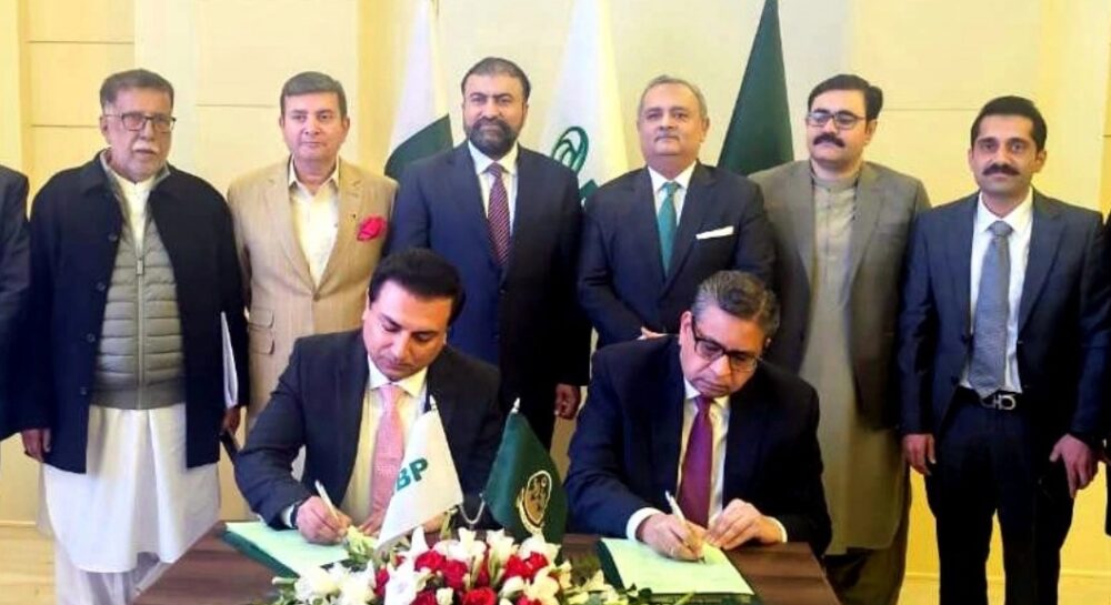 MoU signing ceremony for subsidised electric scooter scheme in Quetta