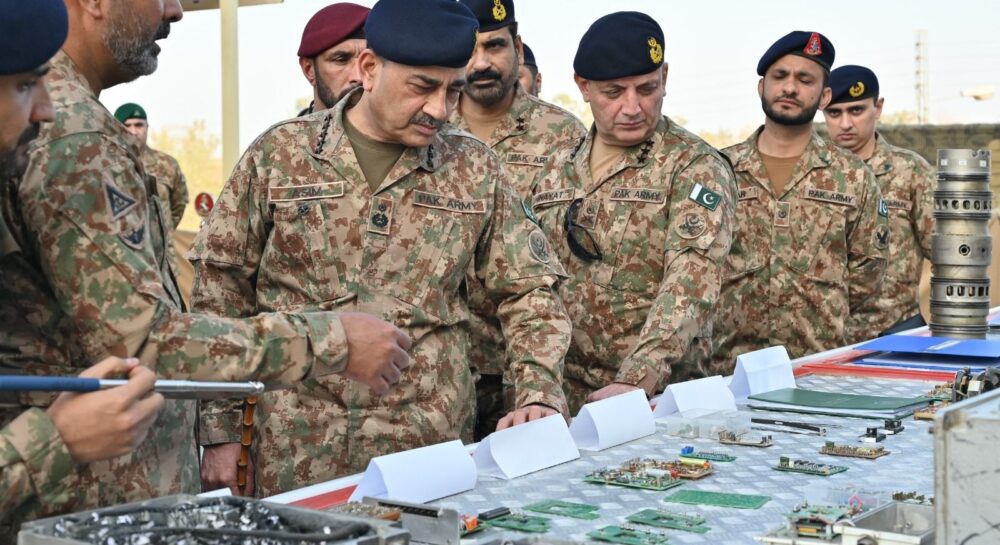 COAS and CDF Field Marshal Asim Munir reviews multi-domain preparedness during his visit to Bahawalpur Garrison.