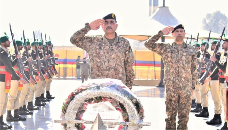 Army chief visits Muzaffarabad, pays tribute to Kashmir martyrs