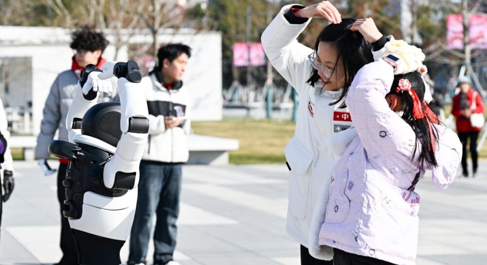 Short-term rental boom puts humanoid robots to work on short gigs