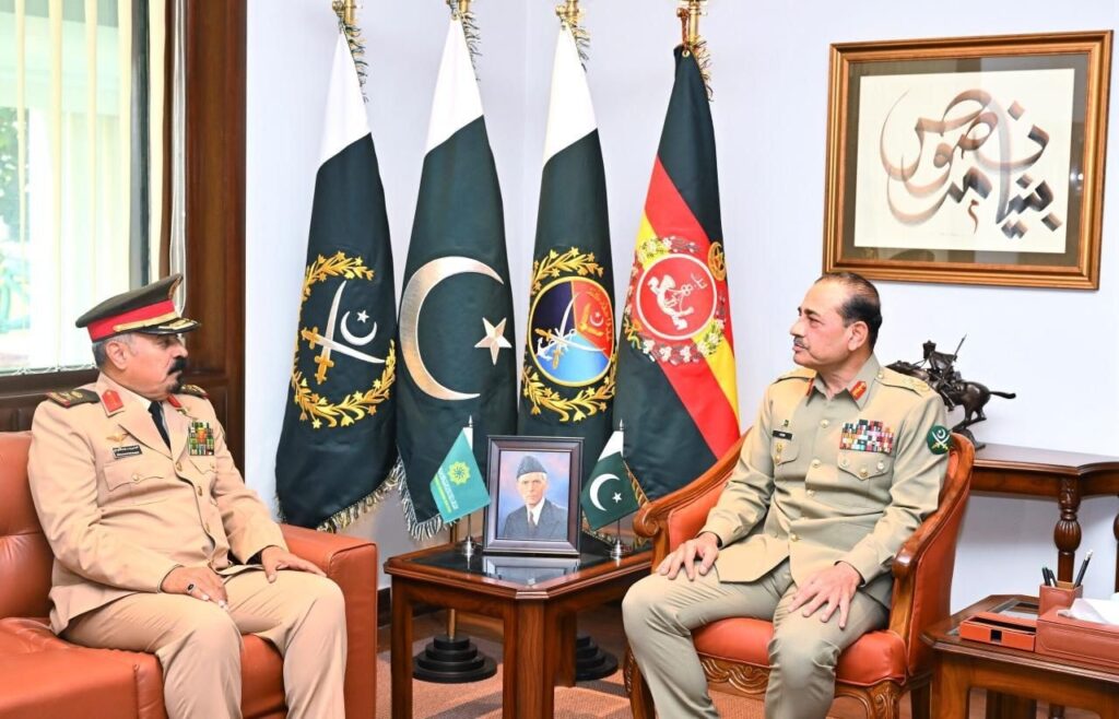 IMCTC secretary general meets Pakistan army chief at GHQ