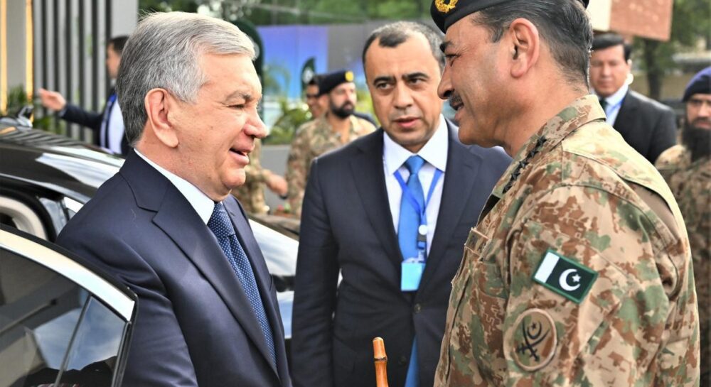 Pakistan and Uzbekistan leaders discuss defence cooperation during visit to GIDS in Rawalpindi.