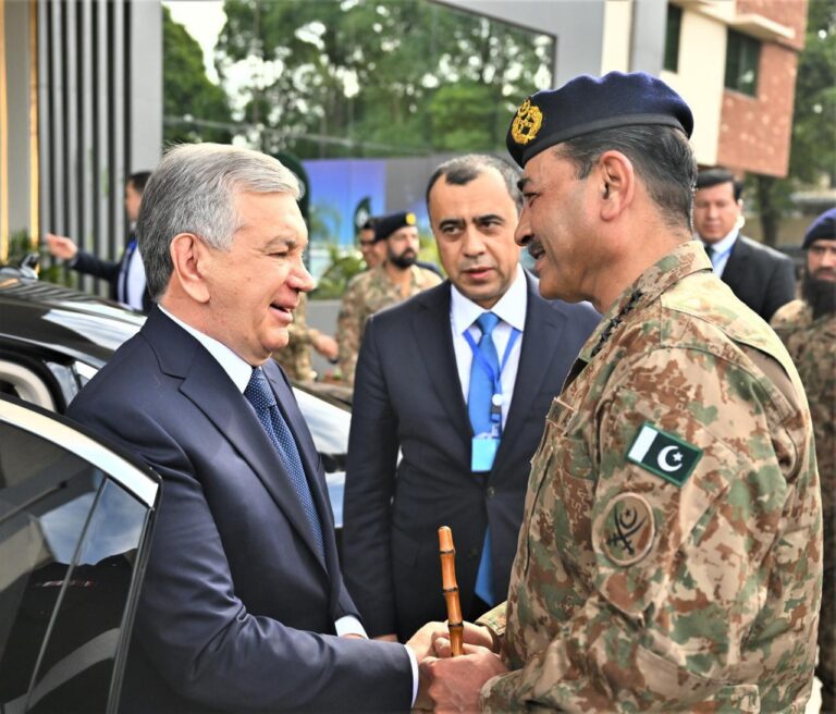 Pakistan and Uzbekistan leaders discuss defence cooperation during visit to GIDS in Rawalpindi.