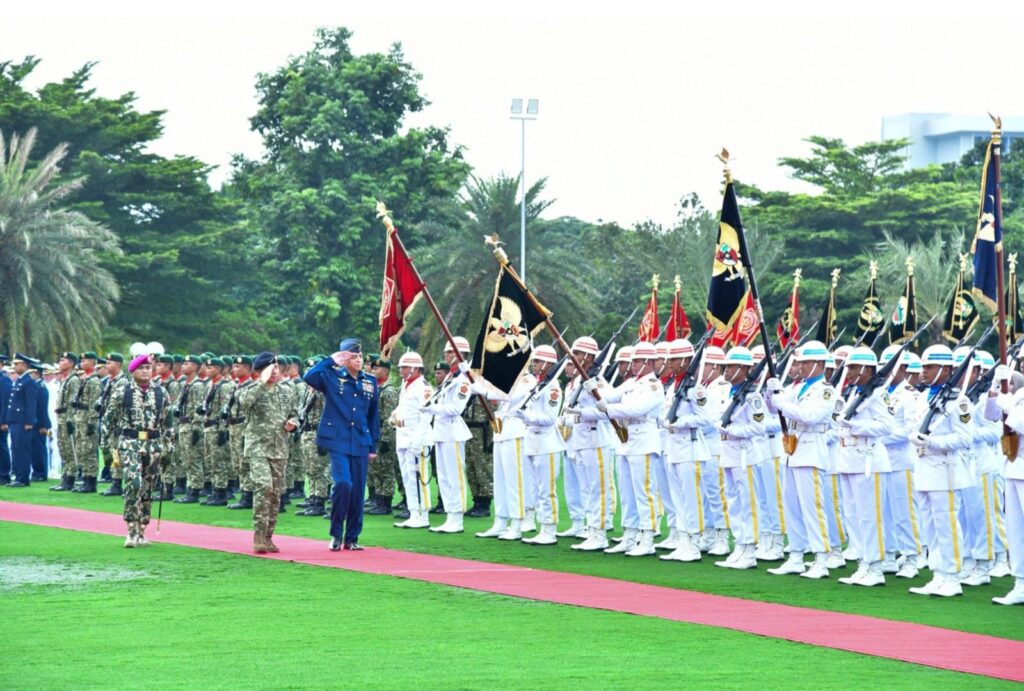 PAF chief Zaheer Ahmed Baber Sidhu meets Indonesian President during official visit to Jakarta.