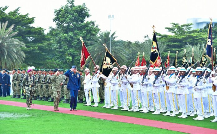 PAF chief Zaheer Ahmed Baber Sidhu meets Indonesian President during official visit to Jakarta.