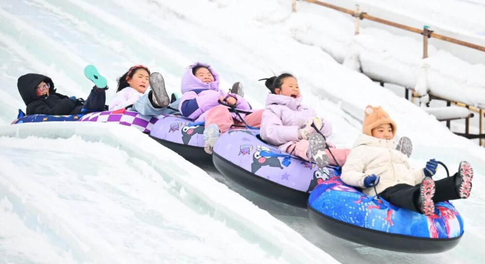 China's ice-and-snow tourism sector experiences sustained boom