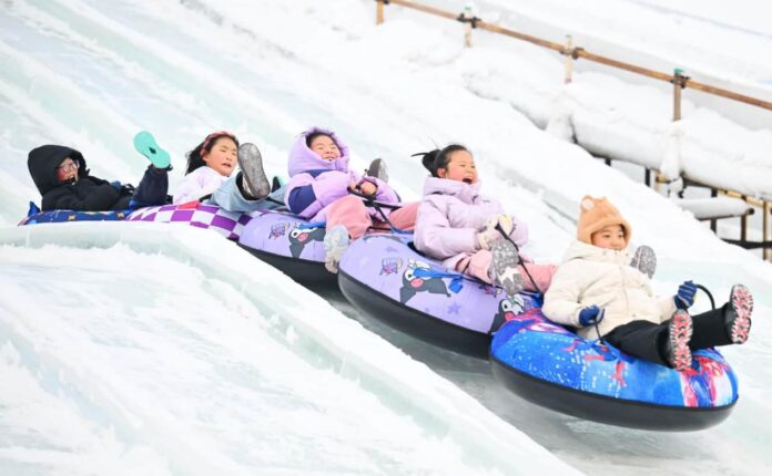 China's ice-and-snow tourism sector experiences sustained boom