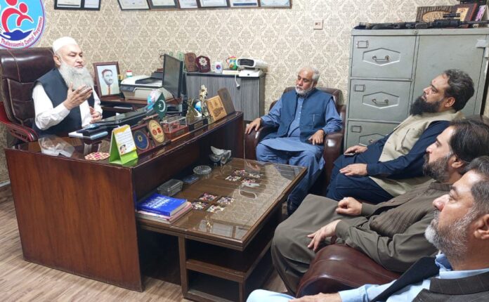 Peshawar district Zakat chairman visits Hamza Foundation Thalassemia center