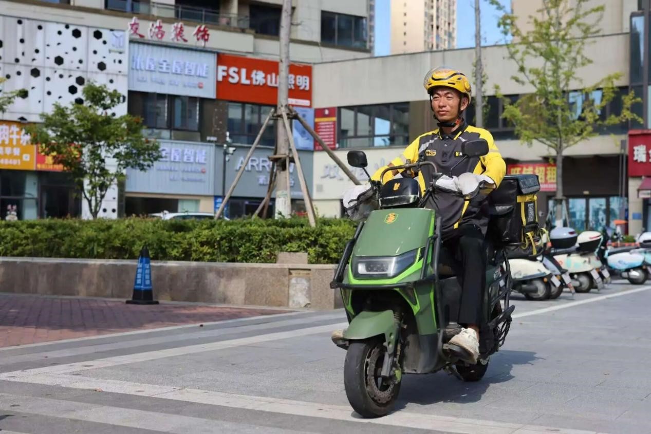East China delivery rider redefines professional purpose East China delivery rider redefines professional purpose